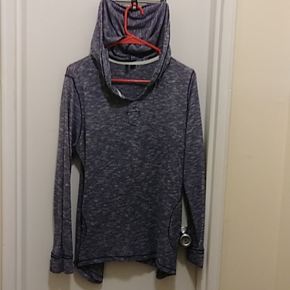 Hooded tee